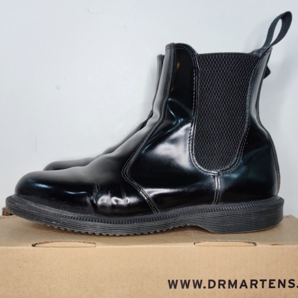 FLORA Chelsea Boots Dr Marten Doc size uk 5 Canadian 7.5/8 Black Vegan Leather